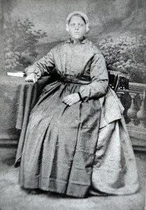 Katwijkse vrouw midden 19e eeuw.